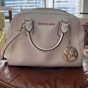 Michael Kors AV-1210 White Tote
